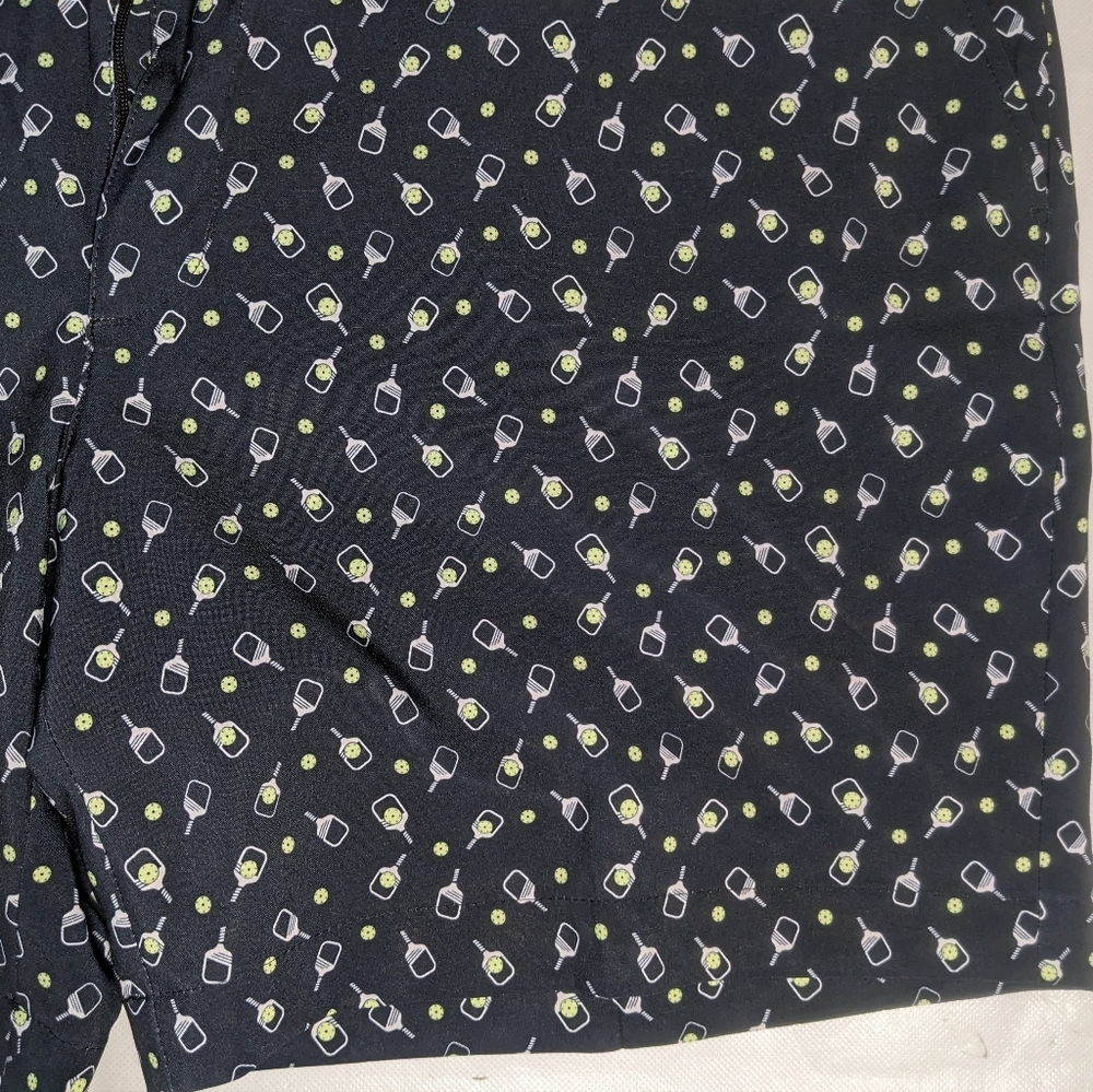 NEW Mens Roundtree & Yorke Performance Chino Shorts WineGlass 7"I Caviar - Picture 2 of 8